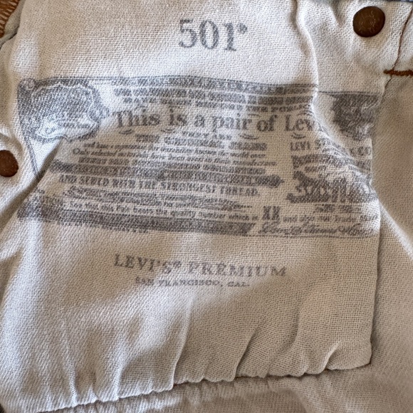 LEVI’S 501 Women Original Fit Denim Wash Distressed Zipper Fly Jeans (28 x 30) - Picture 9 of 16